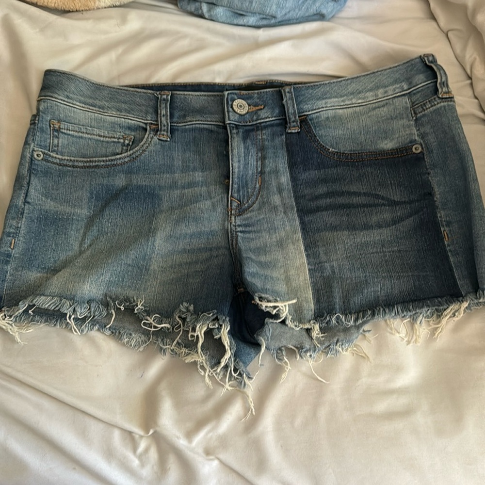 Never worn EXPRESS shorts.
